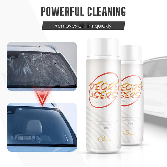 Detergente per pellicole oleose sui vetri delle auto