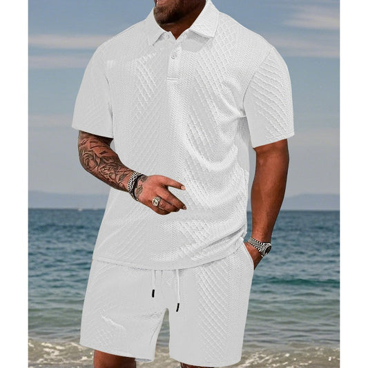 Set da uomo composto da maglia a maniche corte con collo rovesciato e motivo a rombi e pantaloncini con coulisse